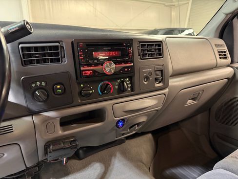 Used 2003 Ford F250 XLT AWD/4WD image 6