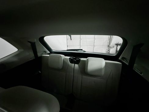 Used 2018 Volkswagen Tiguan SE w/ Panoramic Sunroof Package image 33