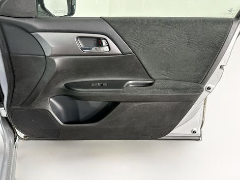 Used 2013 Honda Accord LX image 30