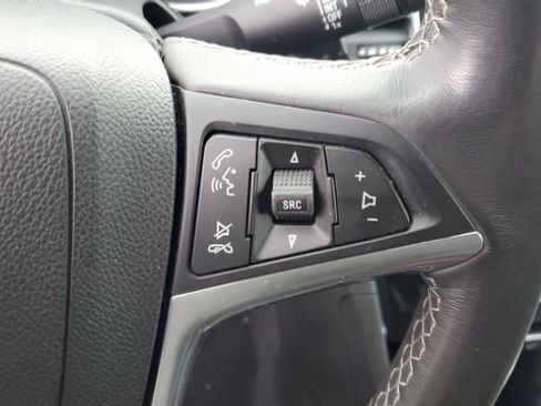 Used 2019 Buick Enclave Essence image 9