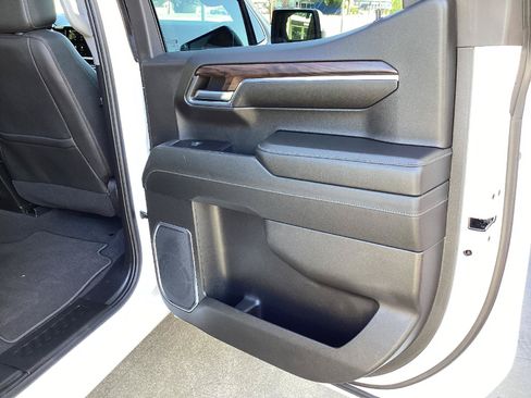 Used 2024 GMC Sierra 1500 SLT AWD/4WD image 15