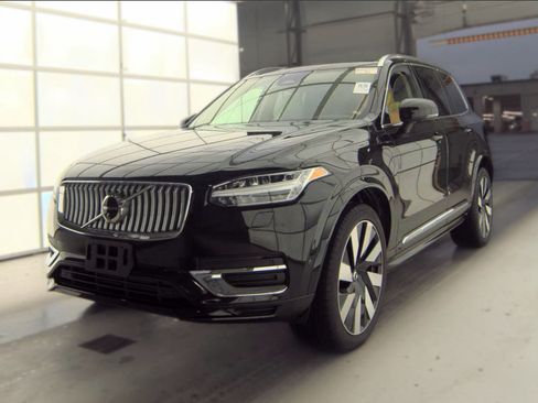Used 2024 Volvo XC90 T8 Plus AWD/4WD image 1