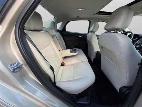 Used 2018 Ford Focus Titanium image 38