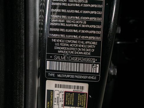 Used 2011 Land Rover Range Rover HSE AWD/4WD image 47