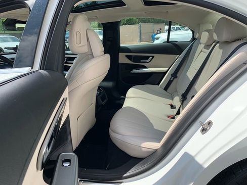 Used 2025 Mercedes-Benz E 350 4MATIC Sedan image 15