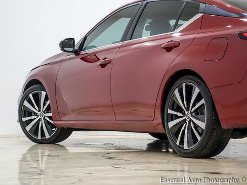 Used 2019 Nissan Altima 2.5 SR w/ SR Premium Package image 11