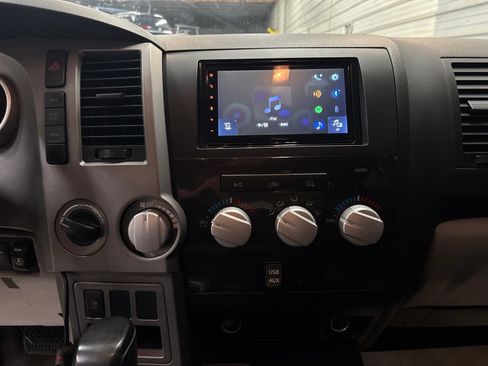 Used 2012 Toyota Tundra 4x4 Double Cab w/ SR5 Pkg image 18