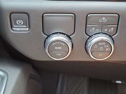 Used 2026 GMC Sierra 1500 Elevation w/ Elevation Select Package RWD image 18