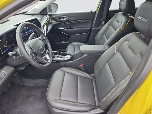 Certified 2025 Chevrolet Trax ACTIV w/ Sunroof Package image 31