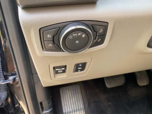 Used 2018 Ford F150 XLT w/ Equipment Group 302A Luxury AWD/4WD image 16