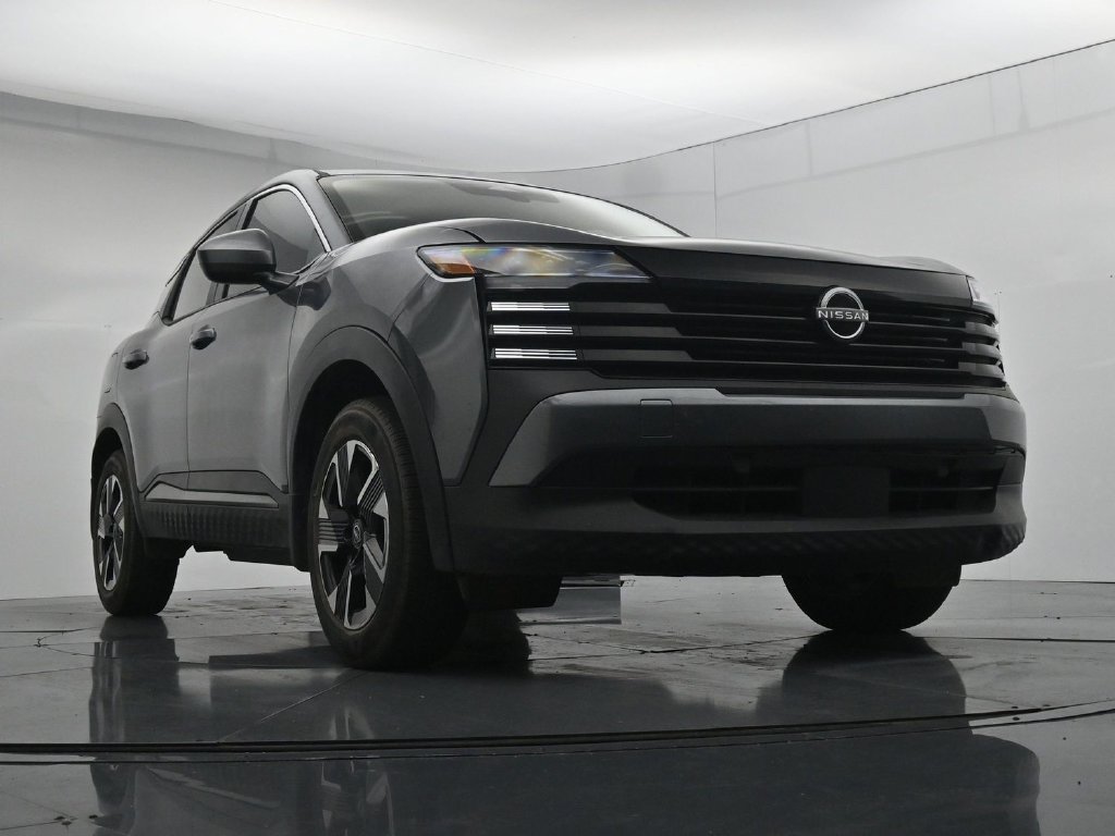 Used 2025 Nissan Kicks SV w/ Illumination Package AWD/4WD image 18