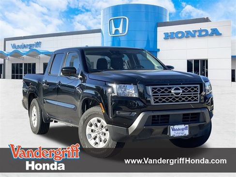 Used 2024 Nissan Frontier SV image 1