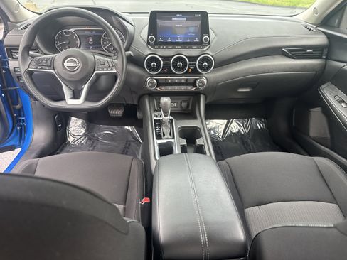 Used 2025 Nissan Sentra SV FWD image 5