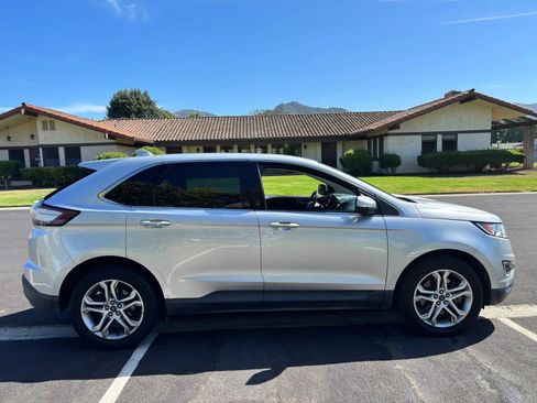 Used 2016 Ford Edge Titanium FWD image 3