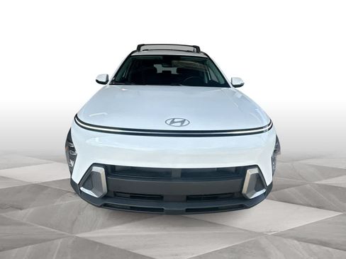 Used 2025 Hyundai Kona SEL FWD image 3