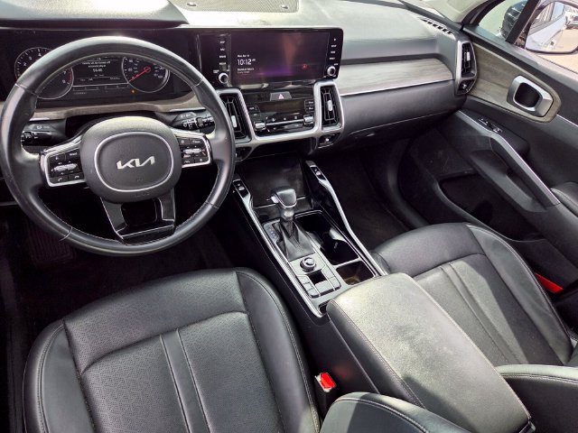 Used 2023 Kia Sorento EX w/ Panoramic Sunroof Package FWD image 7