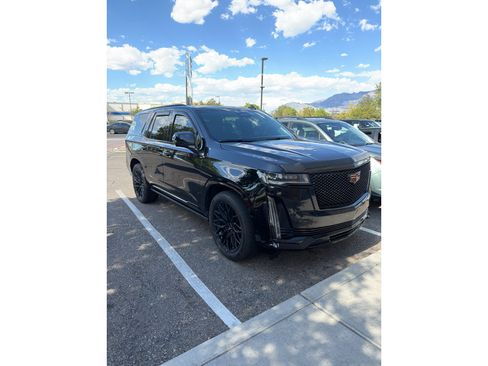 Used 2021 Cadillac Escalade Premium Luxury Platinum AWD/4WD image 2