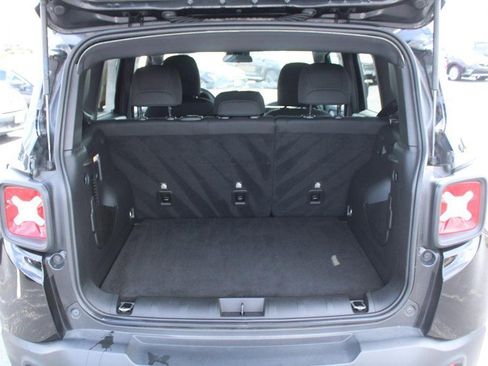 Used 2022 Jeep Renegade Altitude AWD/4WD image 7