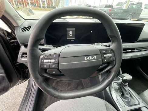 Used 2025 Kia K4 LXS image 19