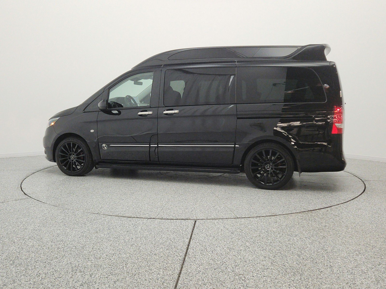 Used 2018 Mercedes-Benz Metris Passenger image 8