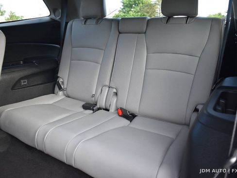 Used 2016 Honda Pilot Touring image 19