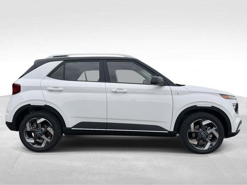 New 2026 Hyundai Venue SEL FWD image 5