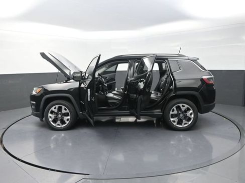Used 2018 Jeep Compass Limited w/ Navigation Group AWD/4WD image 41