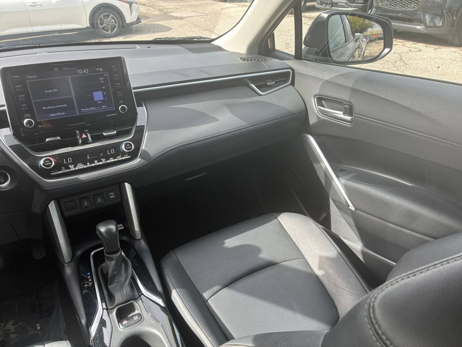 Used 2022 Toyota Corolla Cross XLE AWD/4WD image 29