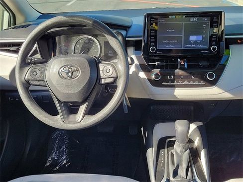 Used 2022 Toyota Corolla LE image 8