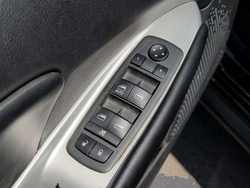 Used 2020 Dodge Journey SE FWD image 9