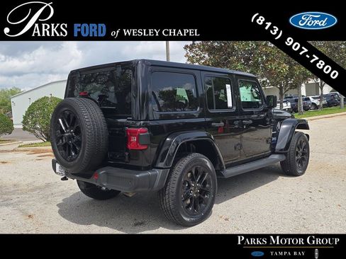 Used 2021 Jeep Wrangler Unlimited Sahara w/ Cold Weather Group image 4