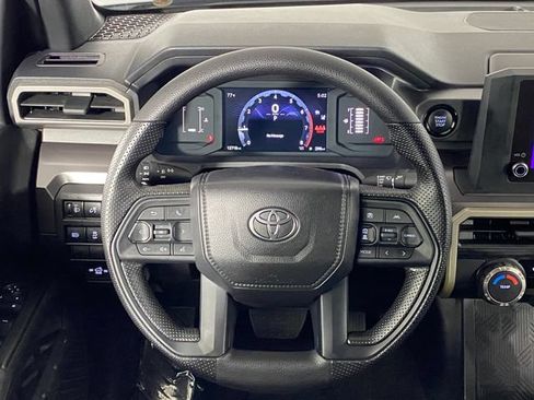 Certified 2025 Toyota Tacoma SR5 AWD/4WD image 18