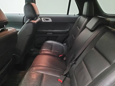 Used 2014 Ford Explorer XLT w/ Equipment Group 202A image 18