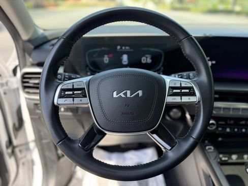 Certified 2024 Kia Telluride S w/ S Sunroof Package AWD/4WD image 14