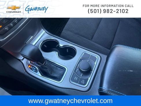 Used 2019 Jeep Grand Cherokee Laredo AWD/4WD image 18