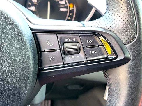 Used 2023 Alfa Romeo Giulia Veloce RWD image 32