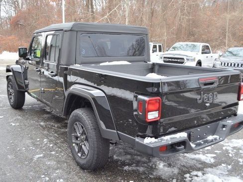 New 2026 Jeep Gladiator Sport image 6