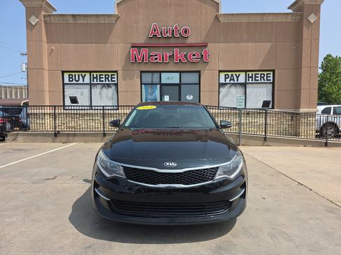 Used 2018 Kia Optima LX w/ 17" Alloy Wheels Package image 2