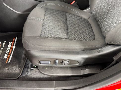 Used 2022 Chevrolet Blazer LT image 11