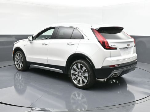 Used 2022 Cadillac XT4 Premium Luxury w/ Enhanced Visibility Package image 6