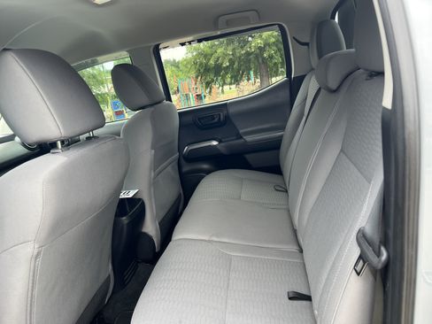 Used 2019 Toyota Tacoma SR5 AWD/4WD image 27
