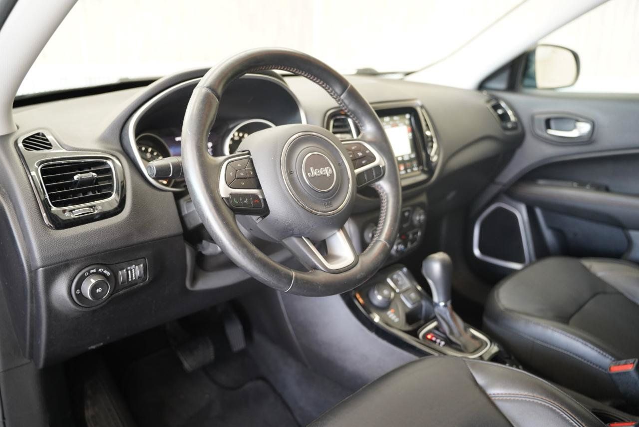 Used 2018 Jeep Compass Limited w/ Navigation Group AWD/4WD image 11