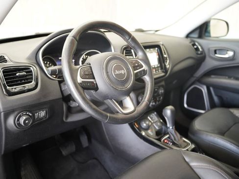 Used 2018 Jeep Compass Limited w/ Navigation Group AWD/4WD image 11