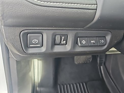 Certified 2022 GMC Acadia SLT w/ Elevation Edition image 18