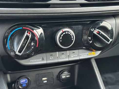 Used 2023 Hyundai Kona SEL image 21