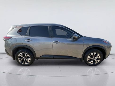 Used 2023 Nissan Rogue SV w/ SV Premium B Package FWD image 2