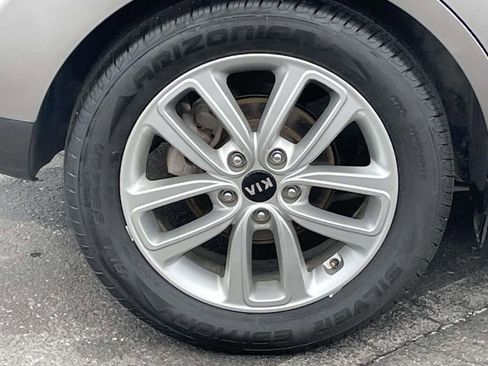 Used 2018 Kia Soul + image 11