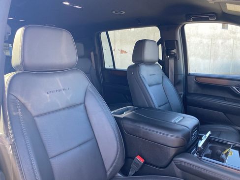 Used 2025 GMC Yukon XL Denali image 22