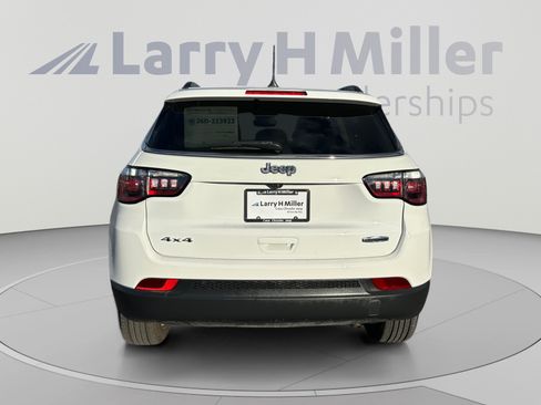 Used 2022 Jeep Compass Latitude AWD/4WD image 4