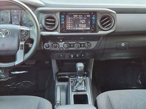Used 2019 Toyota Tacoma TRD Off-Road AWD/4WD image 13